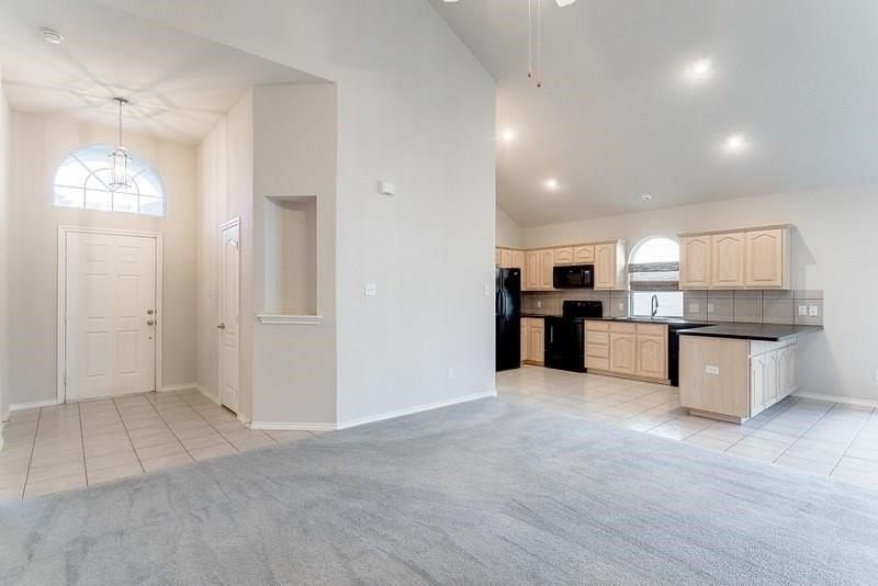 2612 Evening Shade Dr - Photo 3 of 23