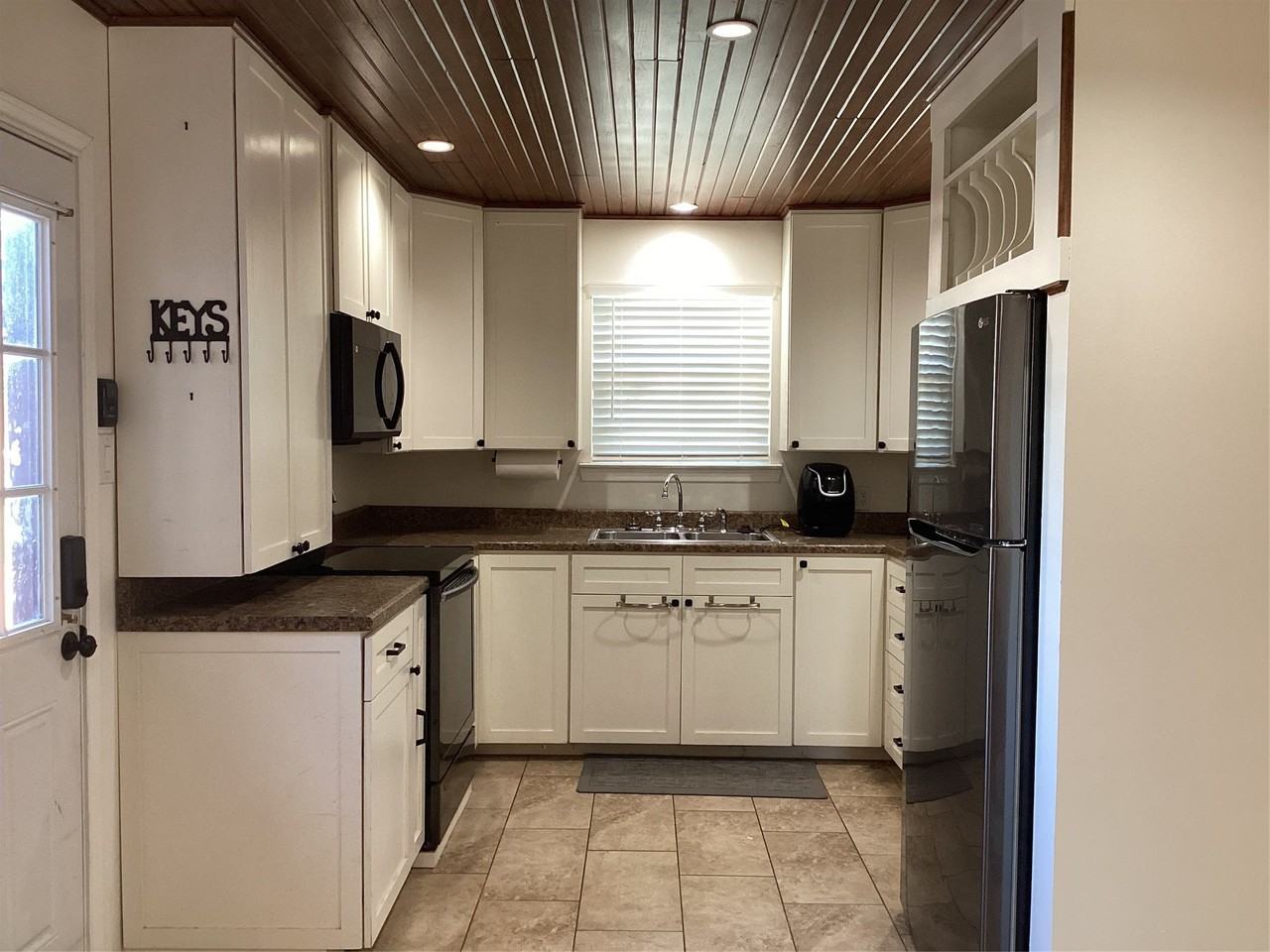 776 Ponderosa Dr - Photo 4 of 22