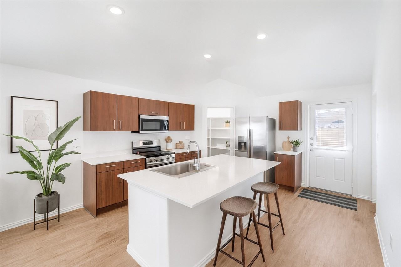 211 Fairmeade Dr - Photo 4 of 16