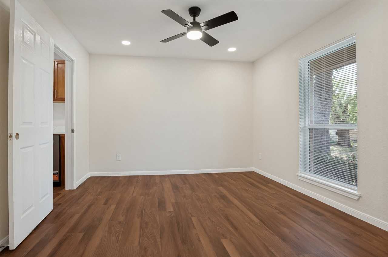 3102 Chime Ct - Photo 5 of 12