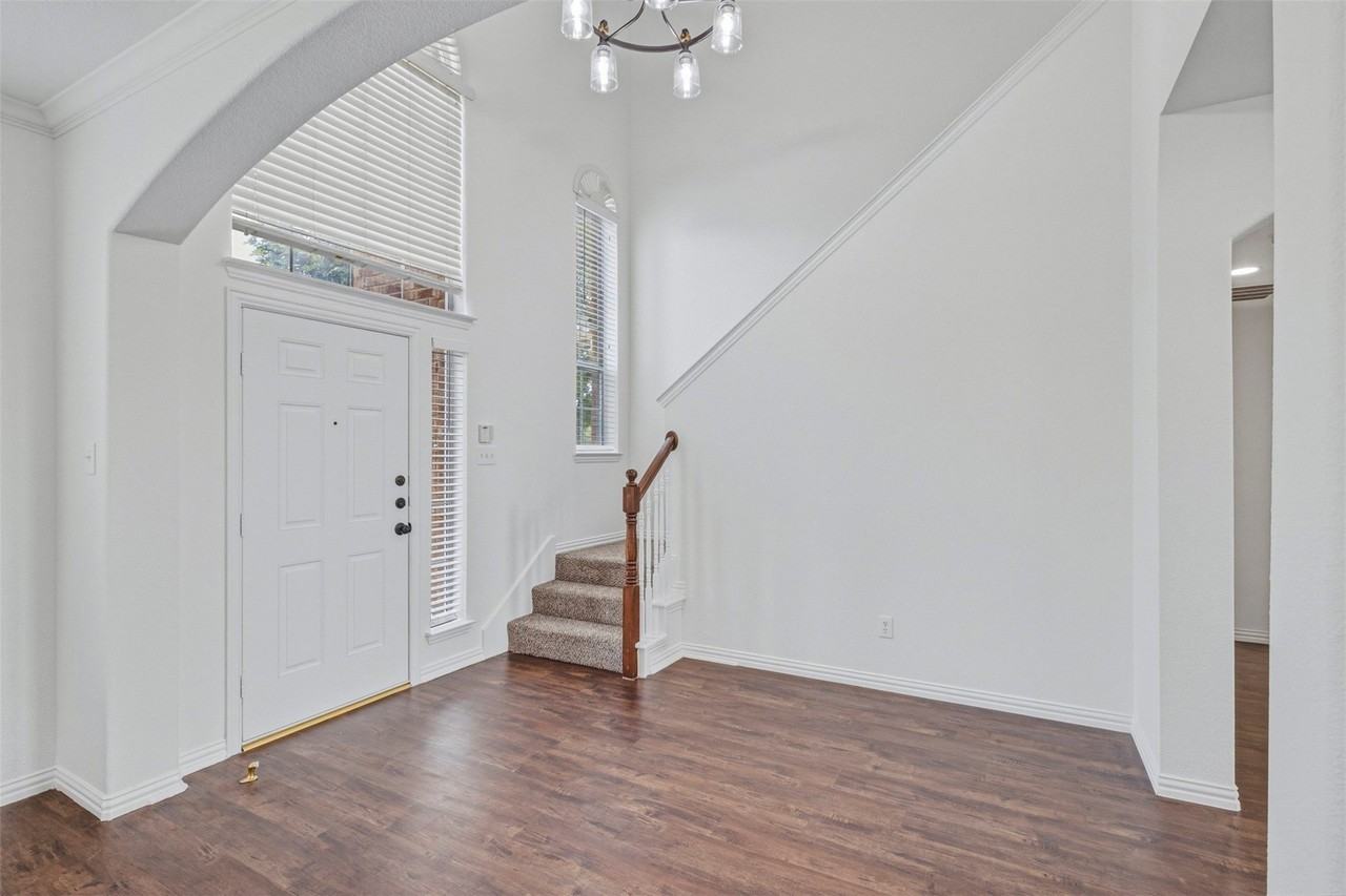 1706 Clear Springs Dr - Photo 3 of 40