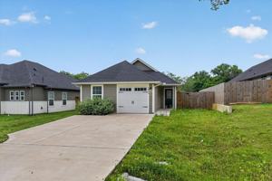 featured image of 1032 Ray Dr