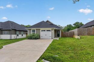 1032 Ray Dr - Photo 1 of 1