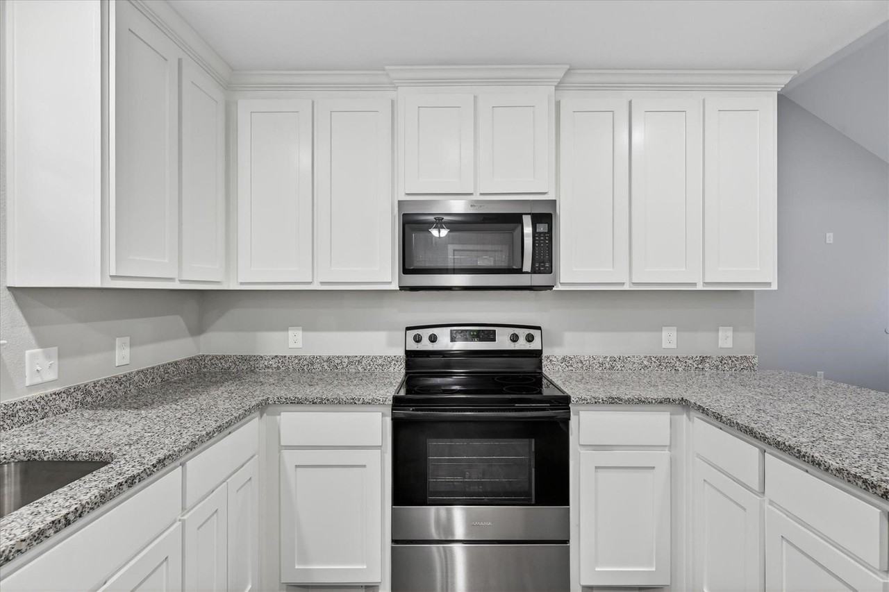 1032 Ray Dr - Photo 7 of 28