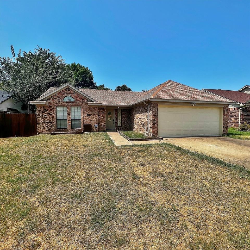 4808 Waxwing Dr
