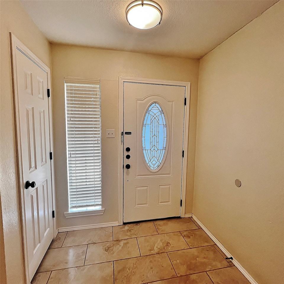 4808 Waxwing Dr - Photo 3 of 20