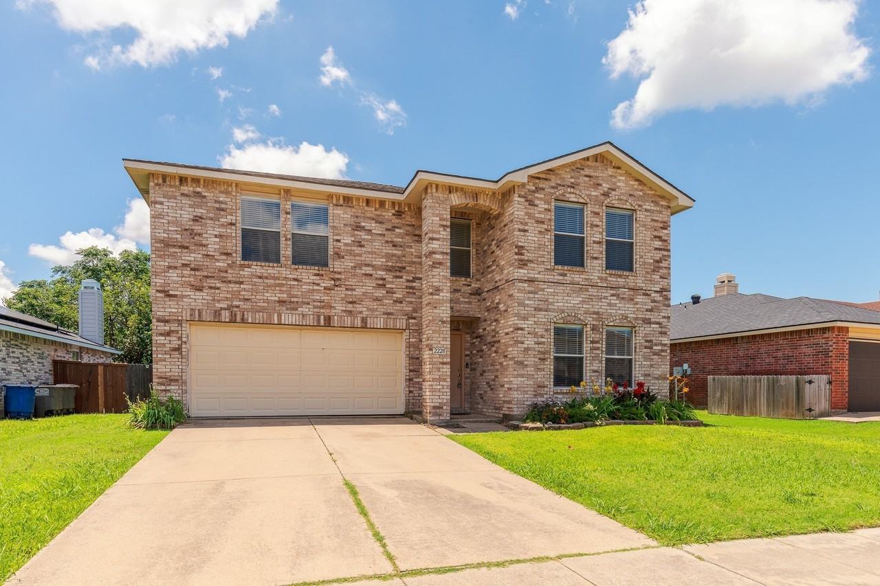 2228 Bradford Pear Dr - Photo 2 of 28