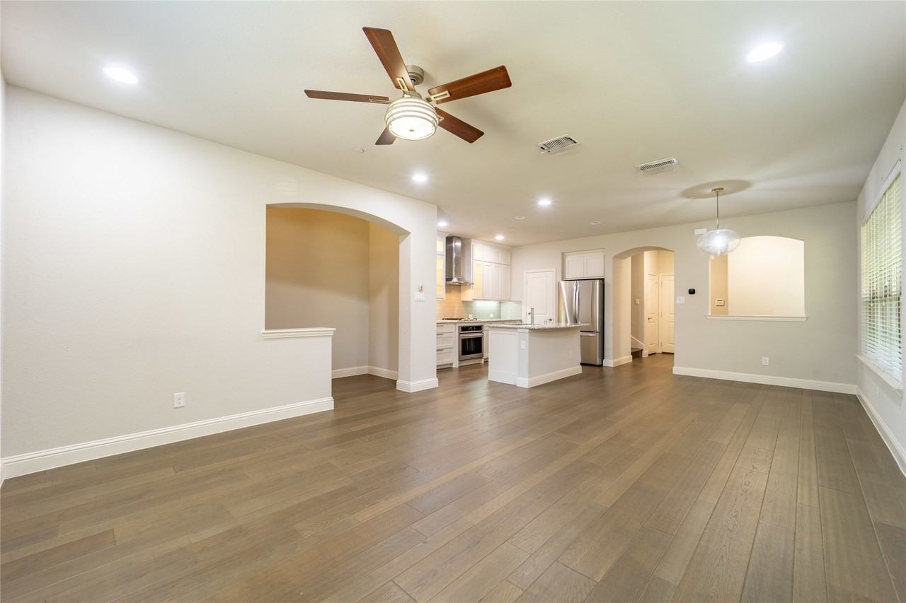 4666 Rhett Ln #E - Photo 4 of 40