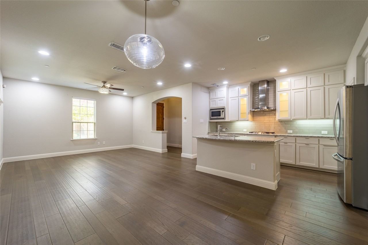 4666 Rhett Ln #E - Photo 5 of 40