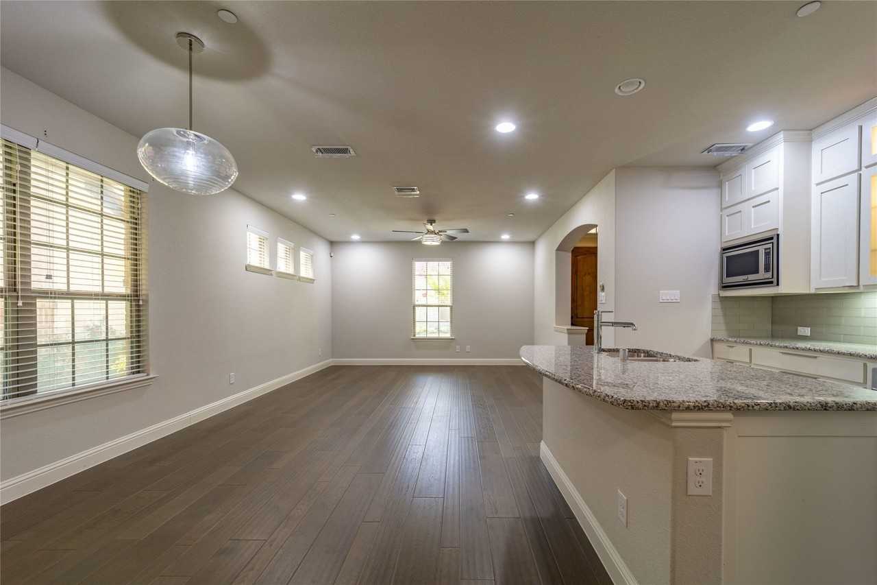 4666 Rhett Ln #E - Photo 6 of 40