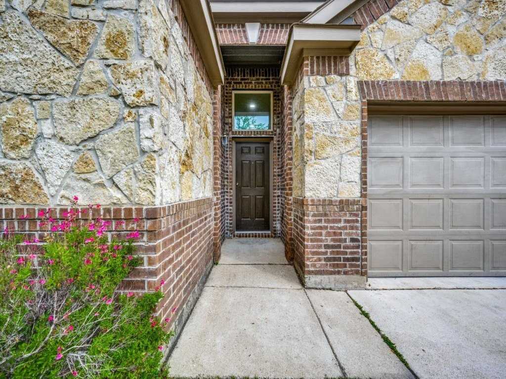 8737 Maple Ridge Trl - Photo 3 of 25