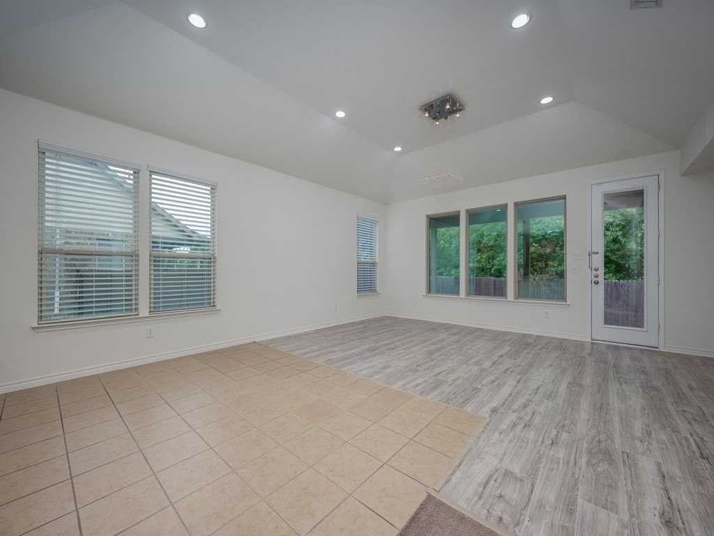 8737 Maple Ridge Trl - Photo 7 of 25