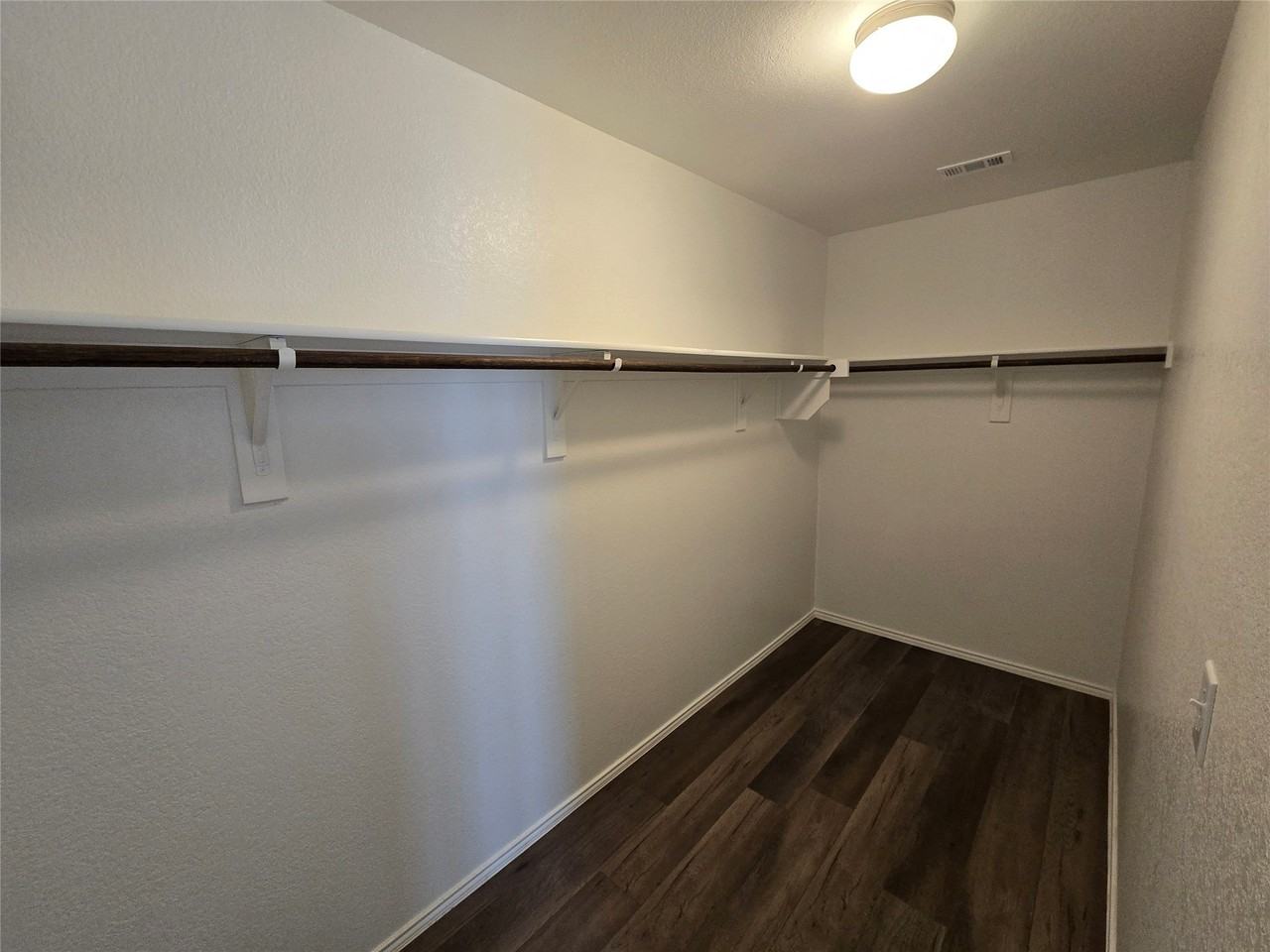 1126 Ainsley Ln - Photo 6 of 20