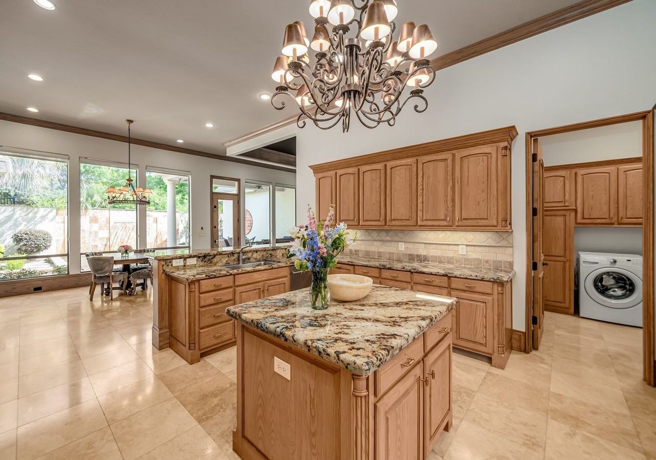 6049 Arrowhead Dr - Photo 3 of 40