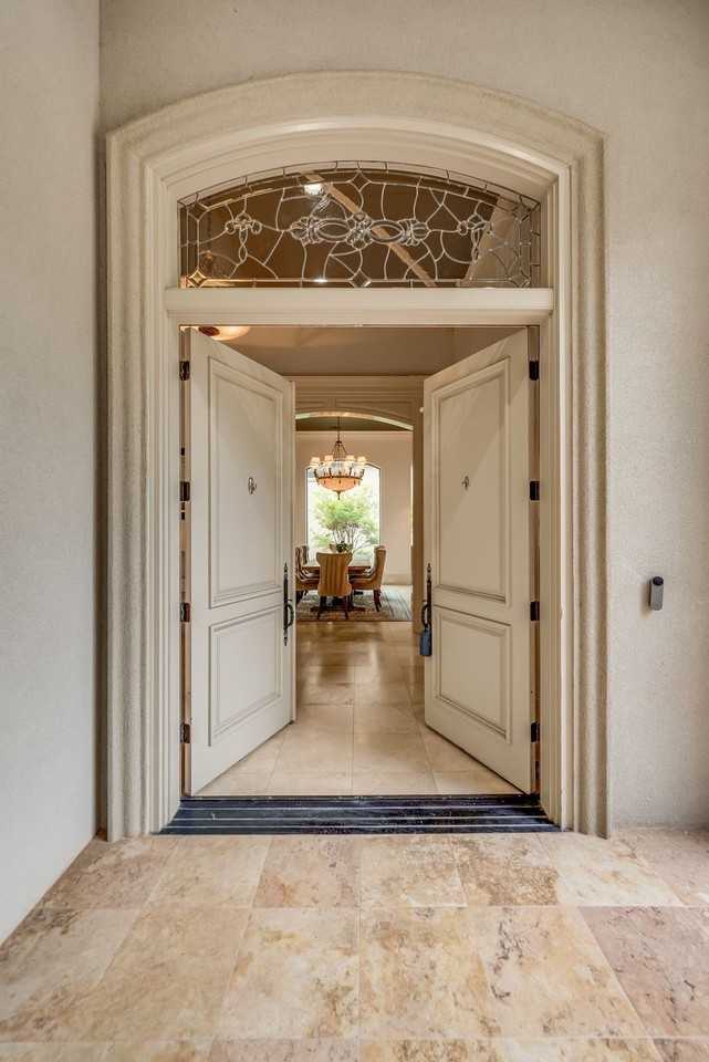 6049 Arrowhead Dr - Photo 7 of 40
