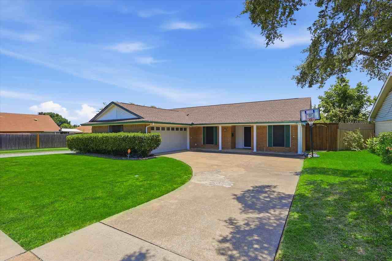 2132 Bordeaux Dr - Photo 2 of 27