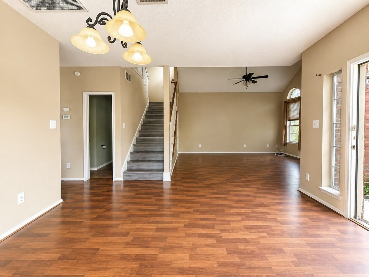 7900 Squire Ln - Photo 3 of 19