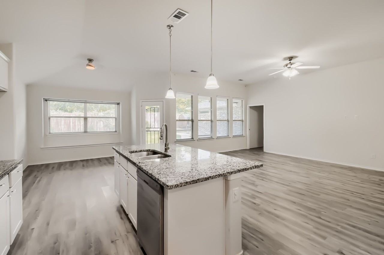1300 Avenue C - Photo 6 of 17