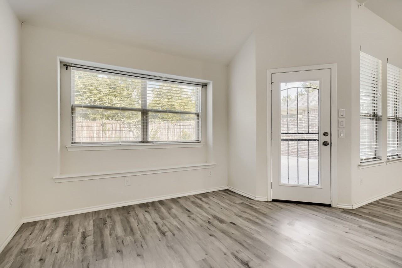 1300 Avenue C - Photo 7 of 17
