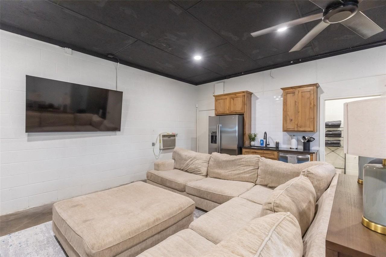 381 N Fm 707 - Photo 5 of 18