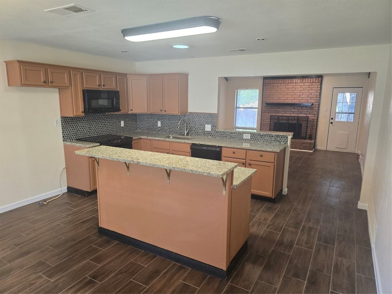 508 Tarragon Ln - Photo 2 of 23