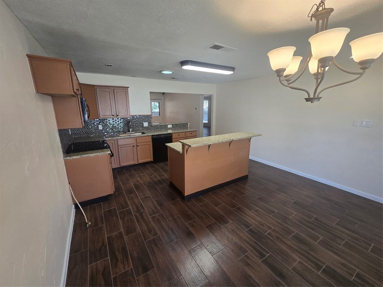508 Tarragon Ln - Photo 5 of 23