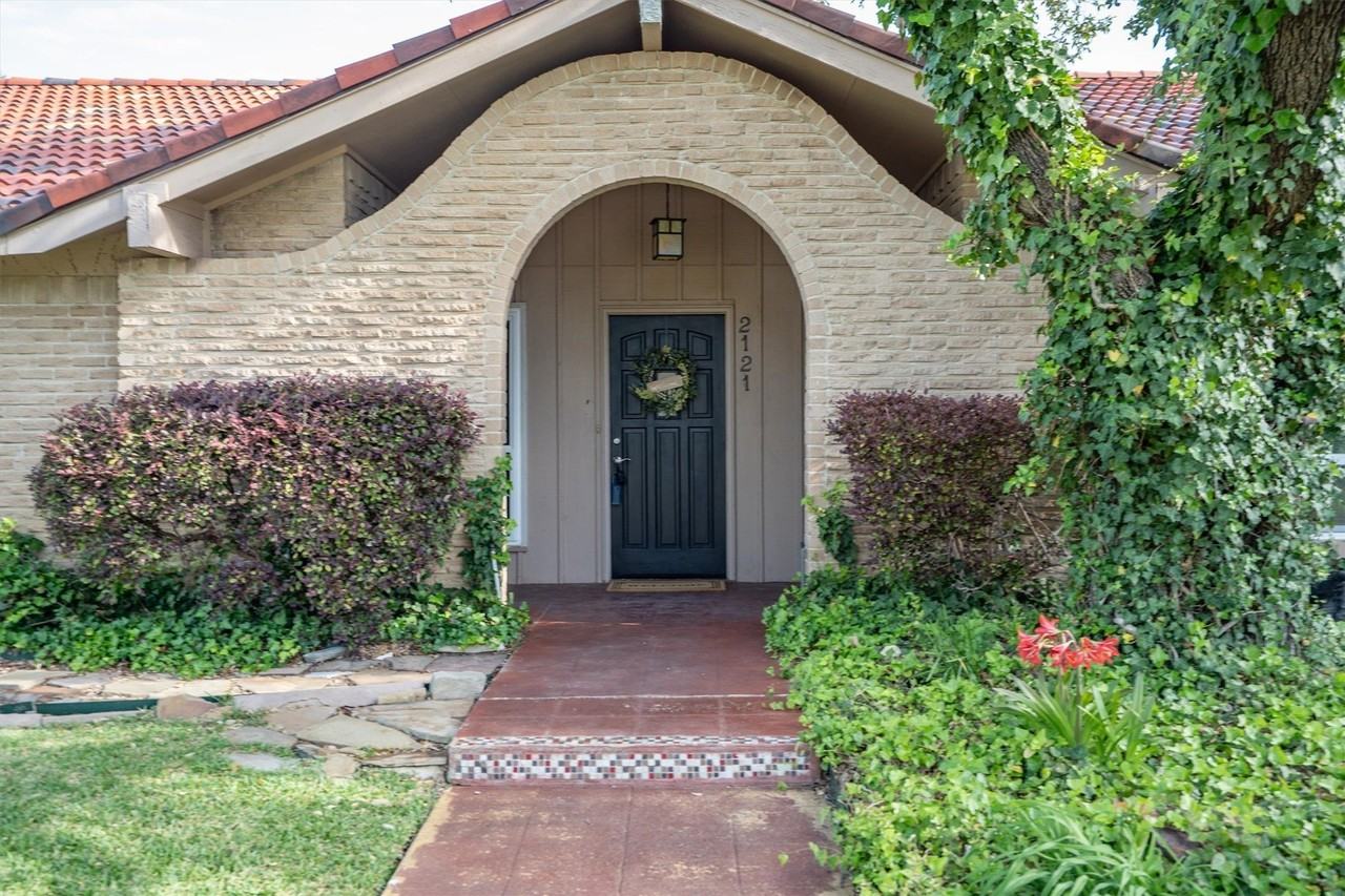 2121 Sunrise Trl - Photo 4 of 40