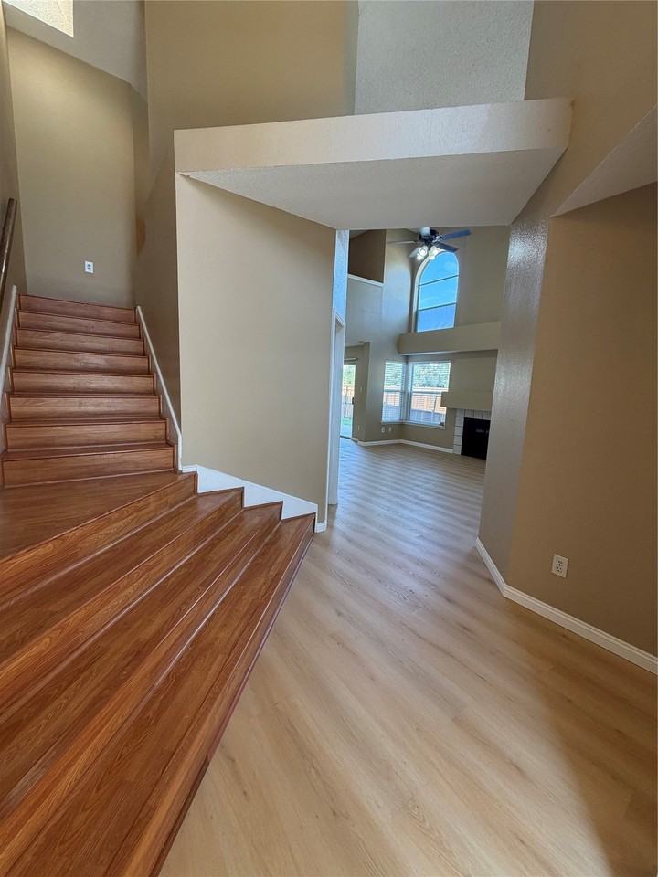 705 Cimarron Trl - Photo 3 of 23