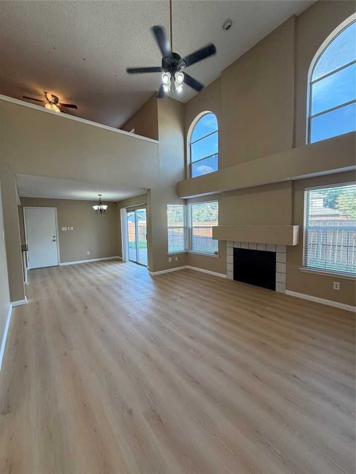 705 Cimarron Trl - Photo 4 of 23