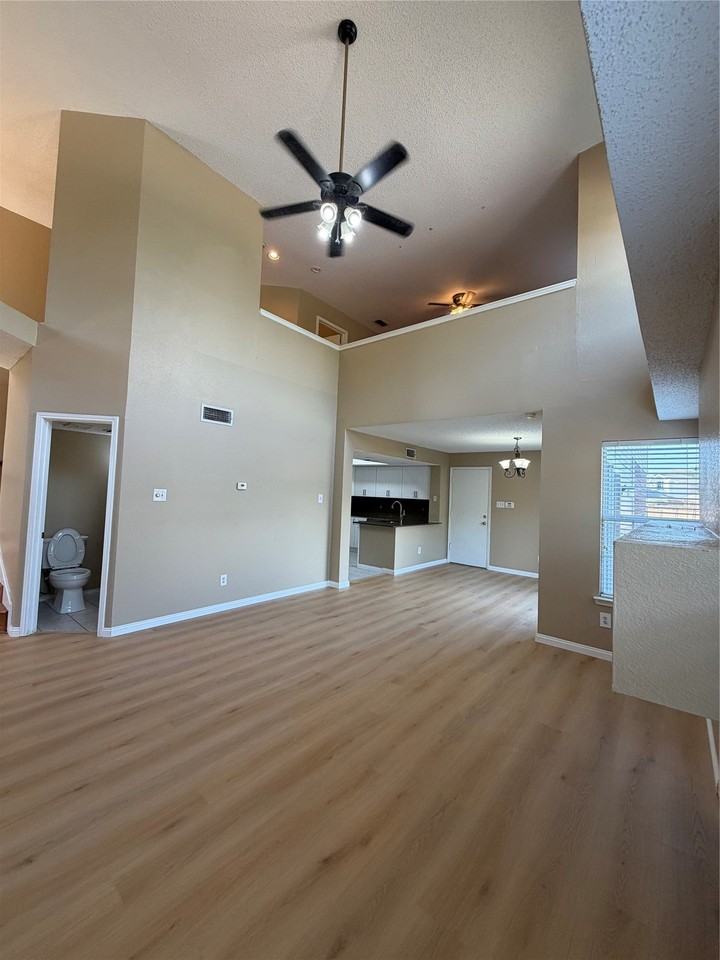 705 Cimarron Trl - Photo 5 of 23
