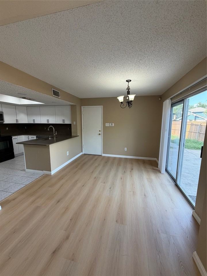 705 Cimarron Trl - Photo 7 of 23