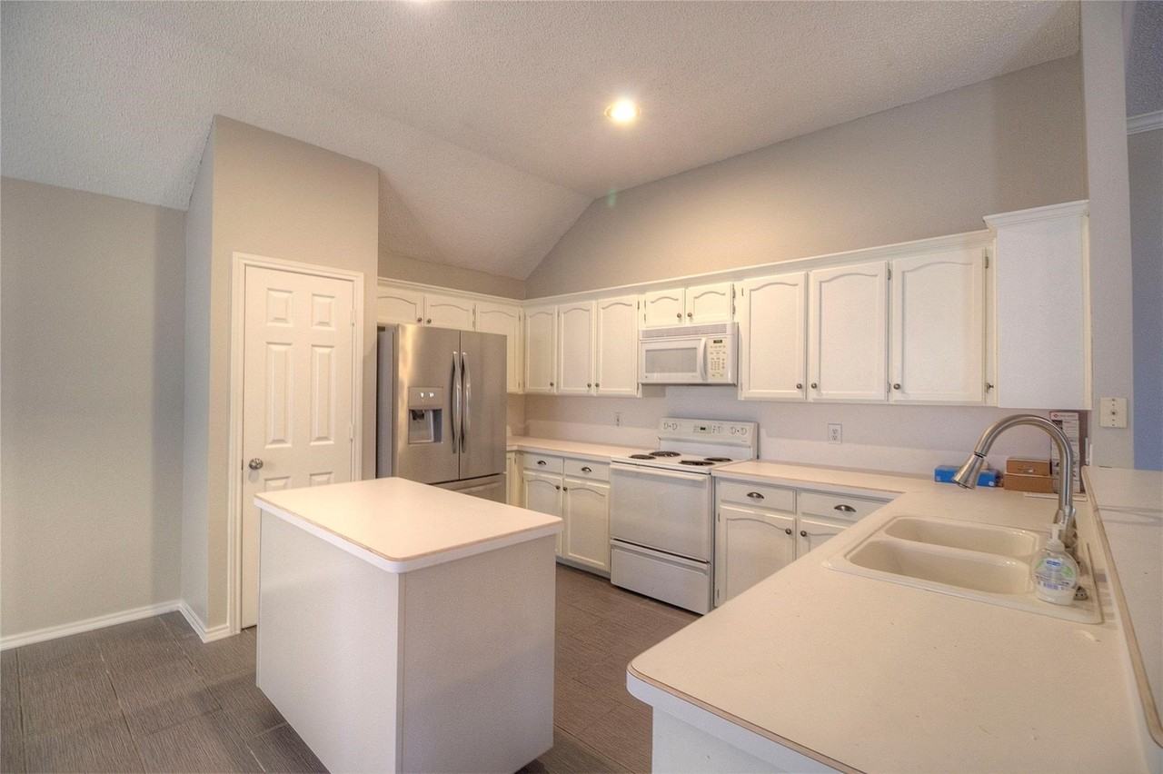 7409 Glen Dr - Photo 6 of 17