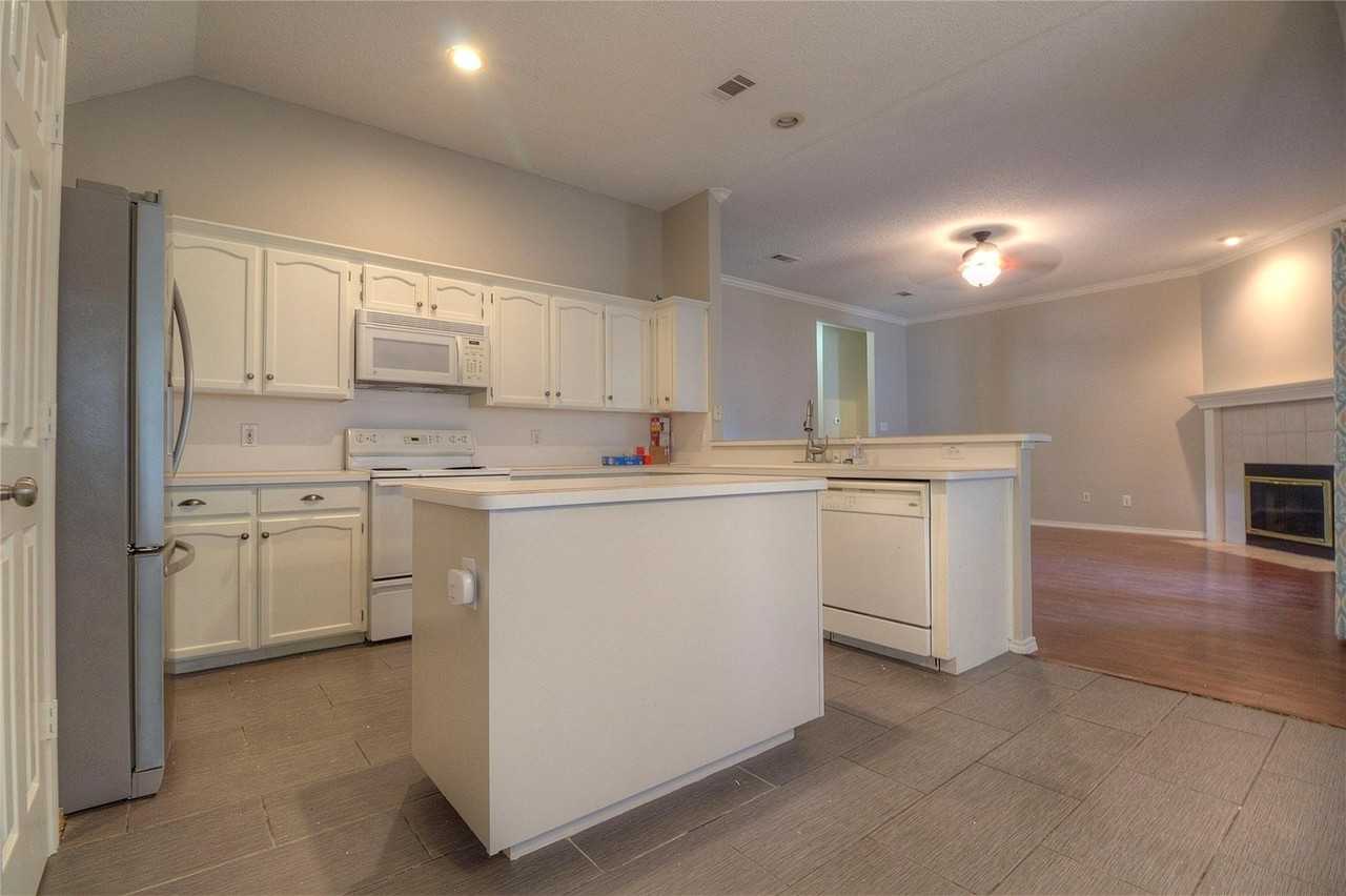7409 Glen Dr - Photo 7 of 17