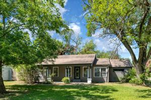 featured image of 207 Hackberry St