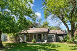 207 Hackberry St - Photo 1 of 1