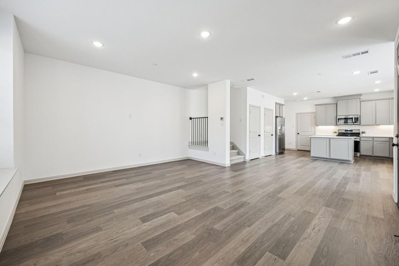 721 4th St - Photo 5 of 32