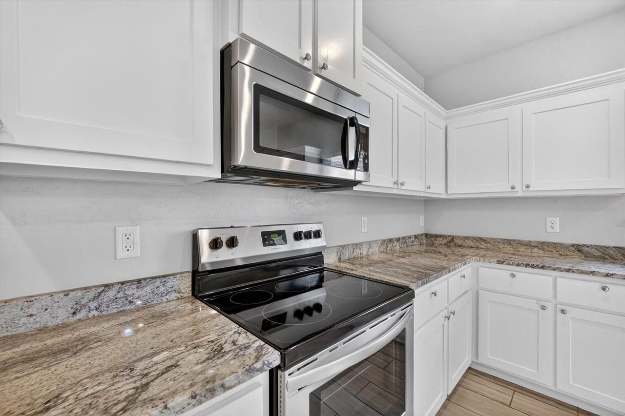 4404 Harris St - Photo 5 of 28