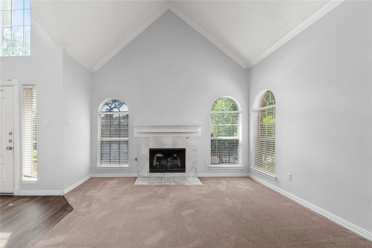 2324 Dyers Oak Dr - Photo 5 of 30