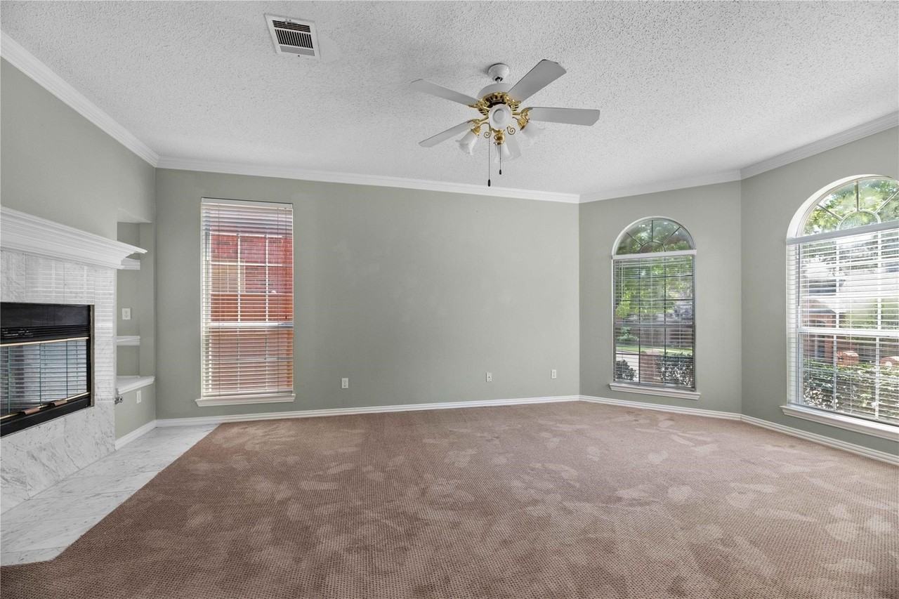 2324 Dyers Oak Dr - Photo 7 of 30