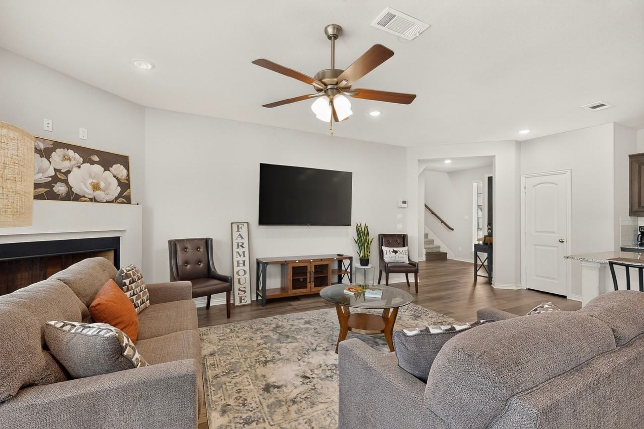 3531 Columbus St - Photo 4 of 33