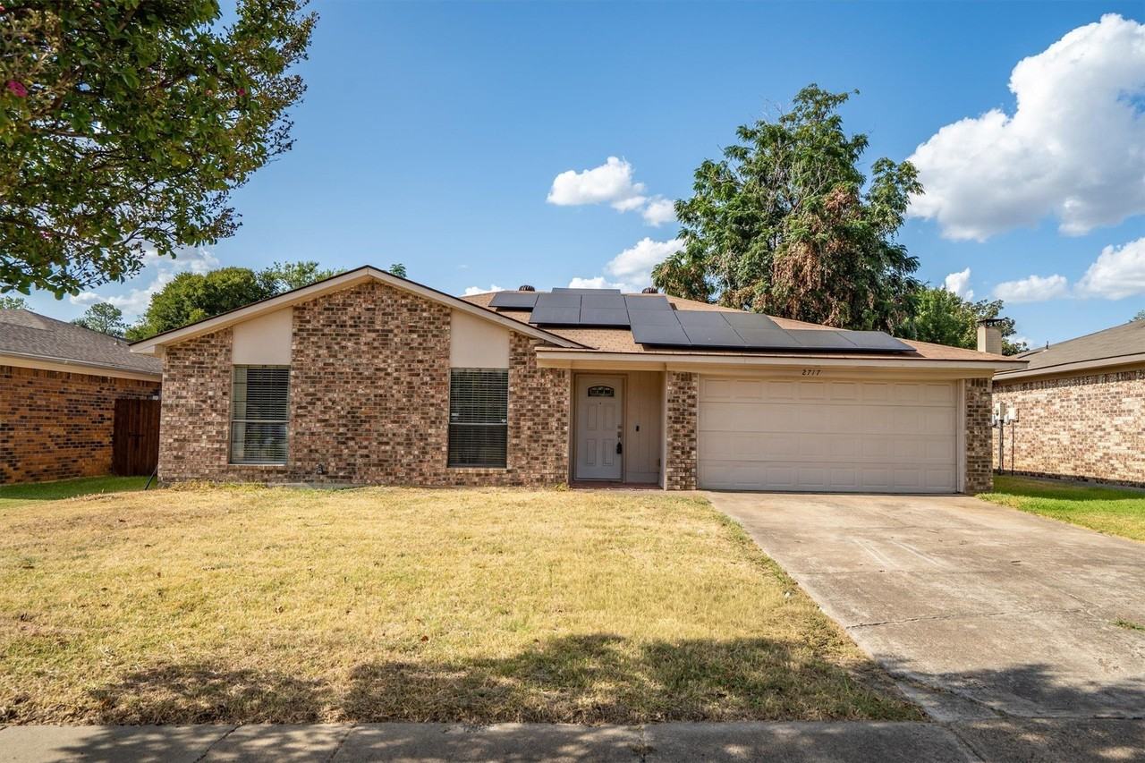 2717 W Oakdale Rd - Photo 2 of 29