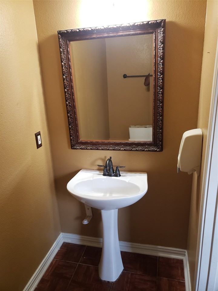 7009 Oconnor St - Photo 5 of 22