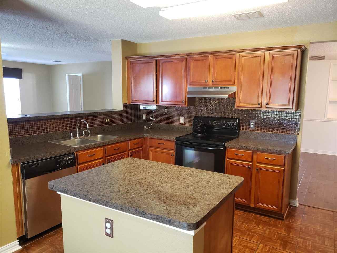 7009 Oconnor St - Photo 6 of 22