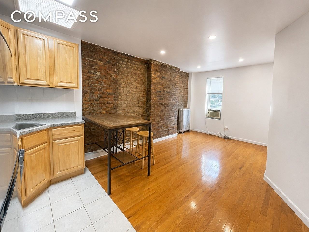 320 14th St #2 - Photo 2 of 14
