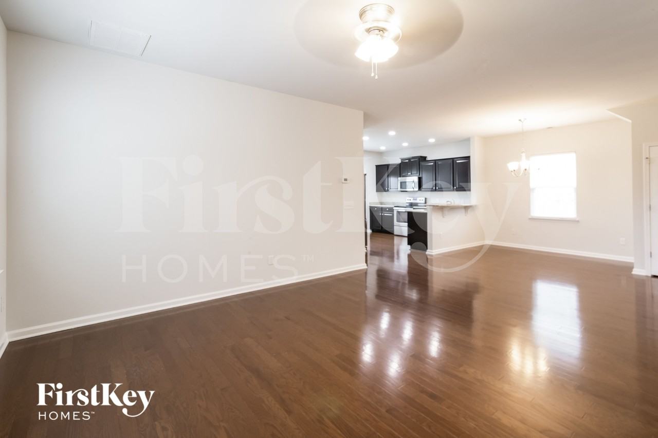 328 Cantley Ct - Photo 3 of 13