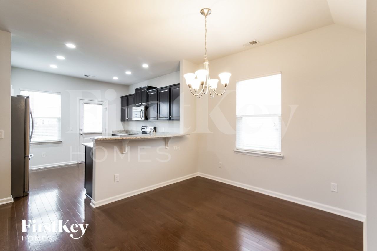 328 Cantley Ct - Photo 5 of 13