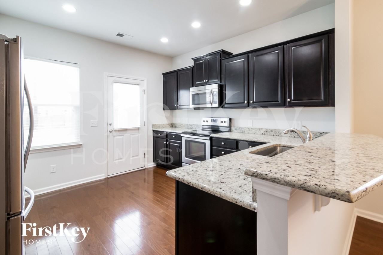 328 Cantley Ct - Photo 6 of 13
