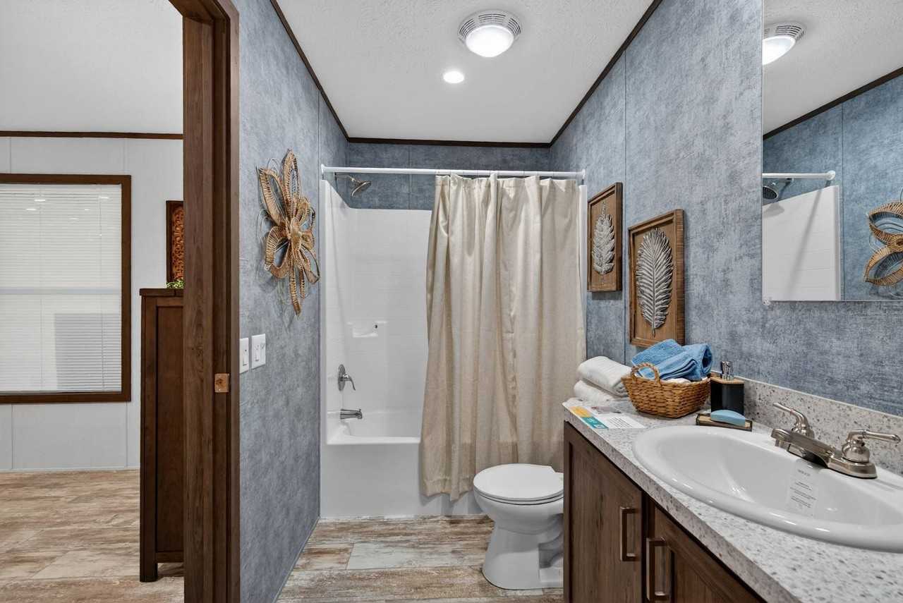 300 Glenwood Dr #311 - Photo 3 of 16