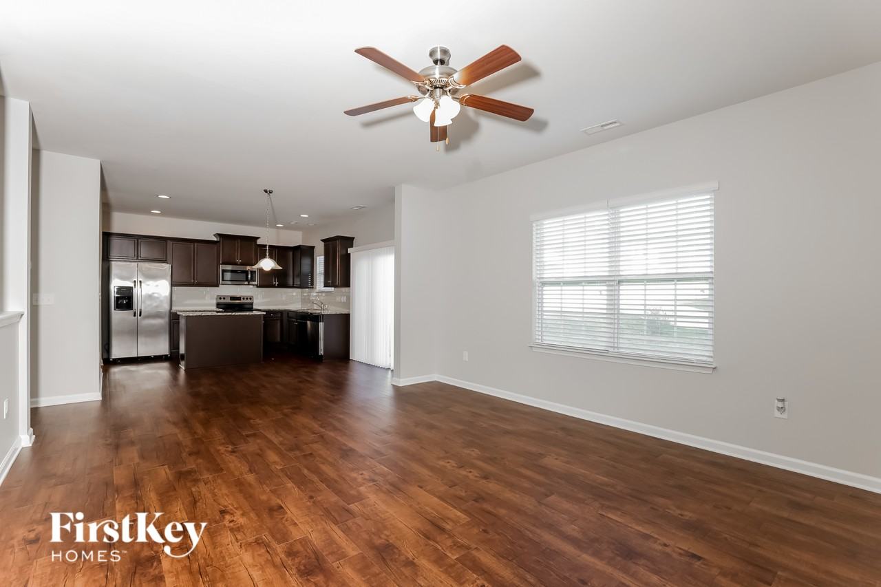 1509 Stark Spring St - Photo 3 of 15