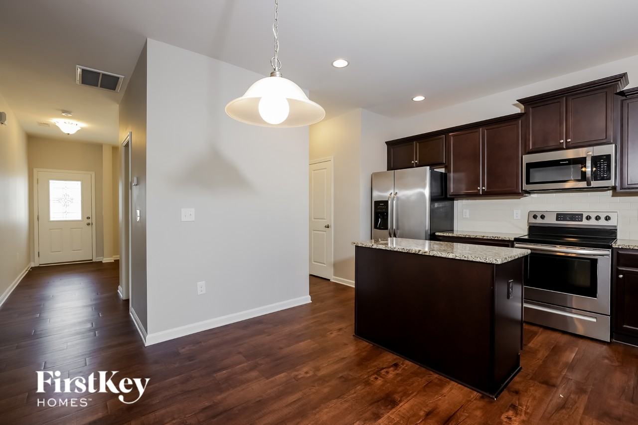1509 Stark Spring St - Photo 5 of 15